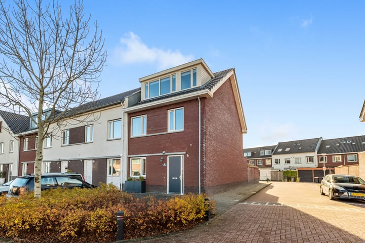 Foto 40 van Burgemeester van Roosmalenstraat 24