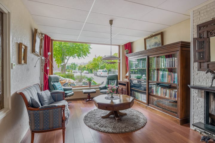 Foto 12 van H Roland Holststraat 11