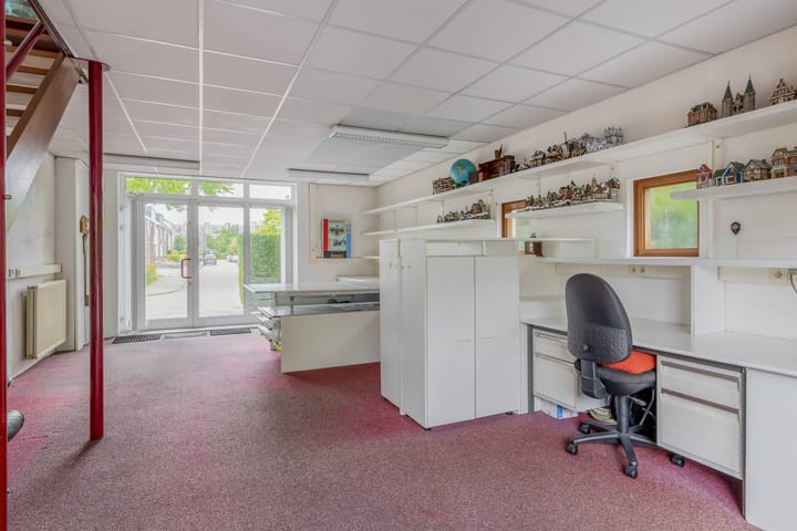 Foto 38 van H Roland Holststraat 11