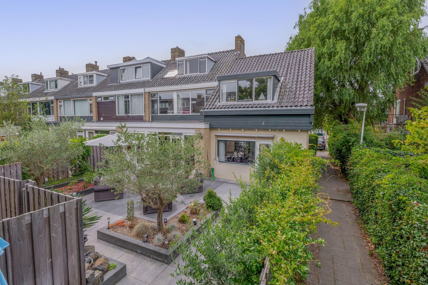 Foto 40 van H Roland Holststraat 11