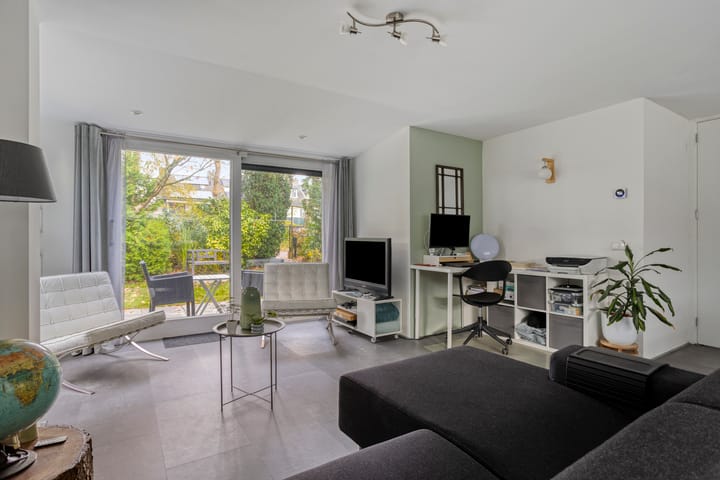 Photo 3 of Middelweg 73-A