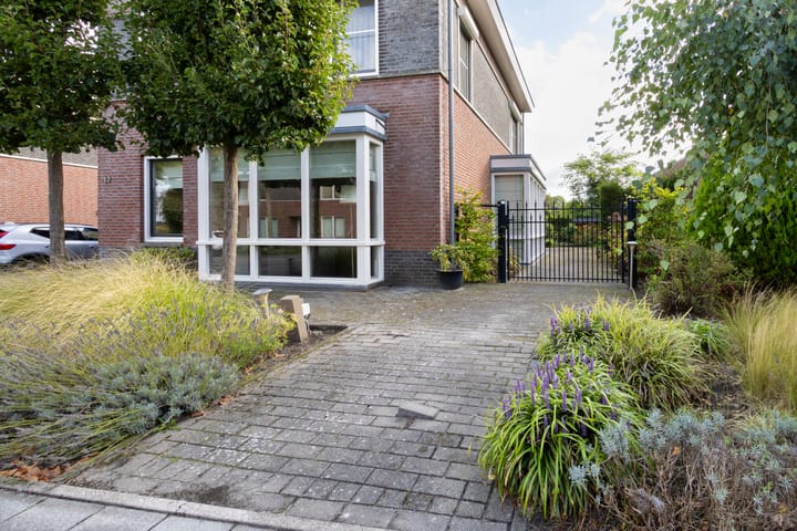 Foto 46 van Leumehofstraat 12