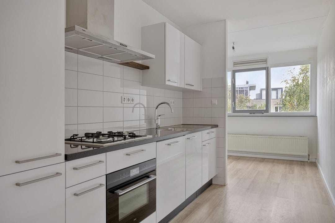 Photo 8 of Wildeveenstraat 44