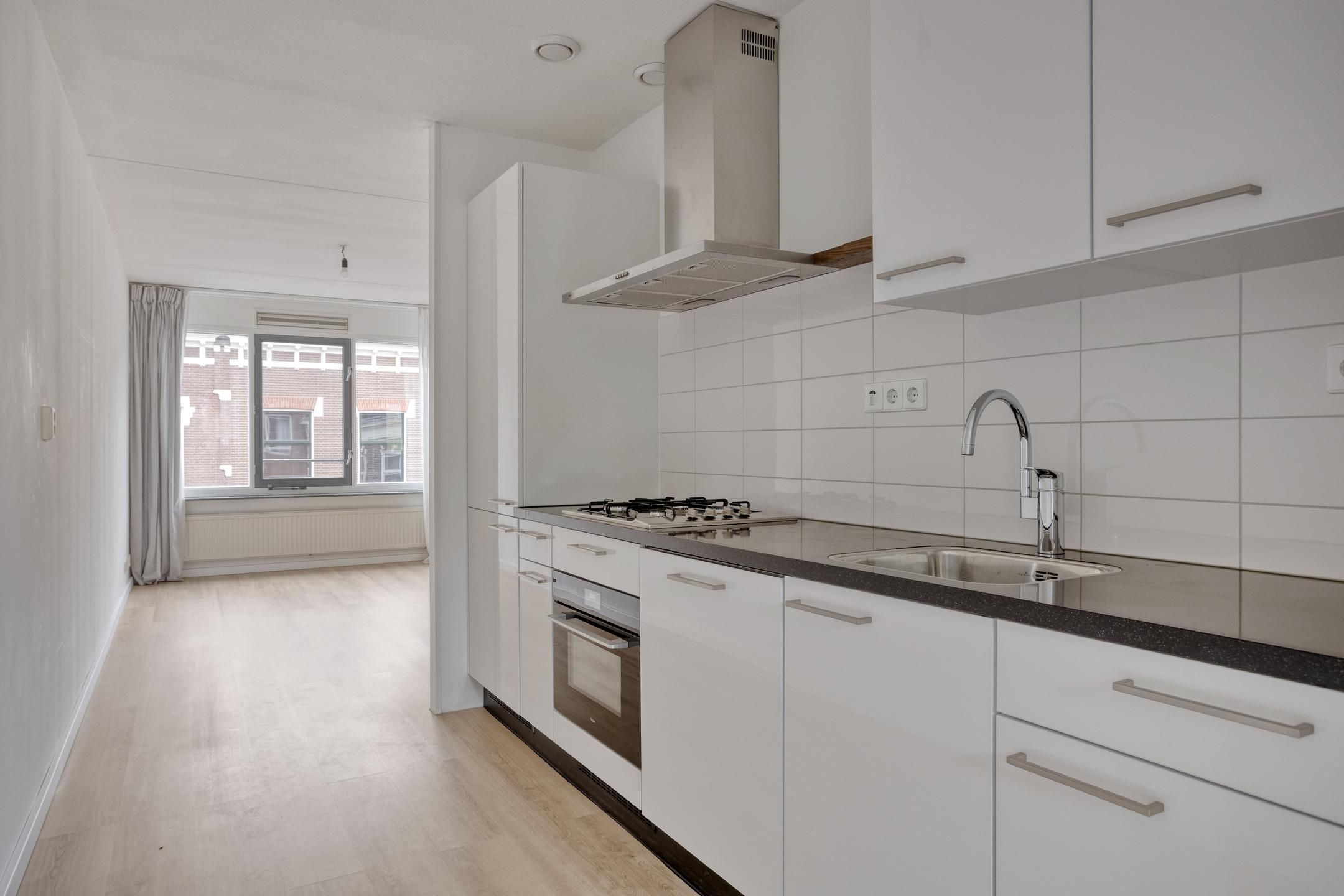 Photo 9 of Wildeveenstraat 44