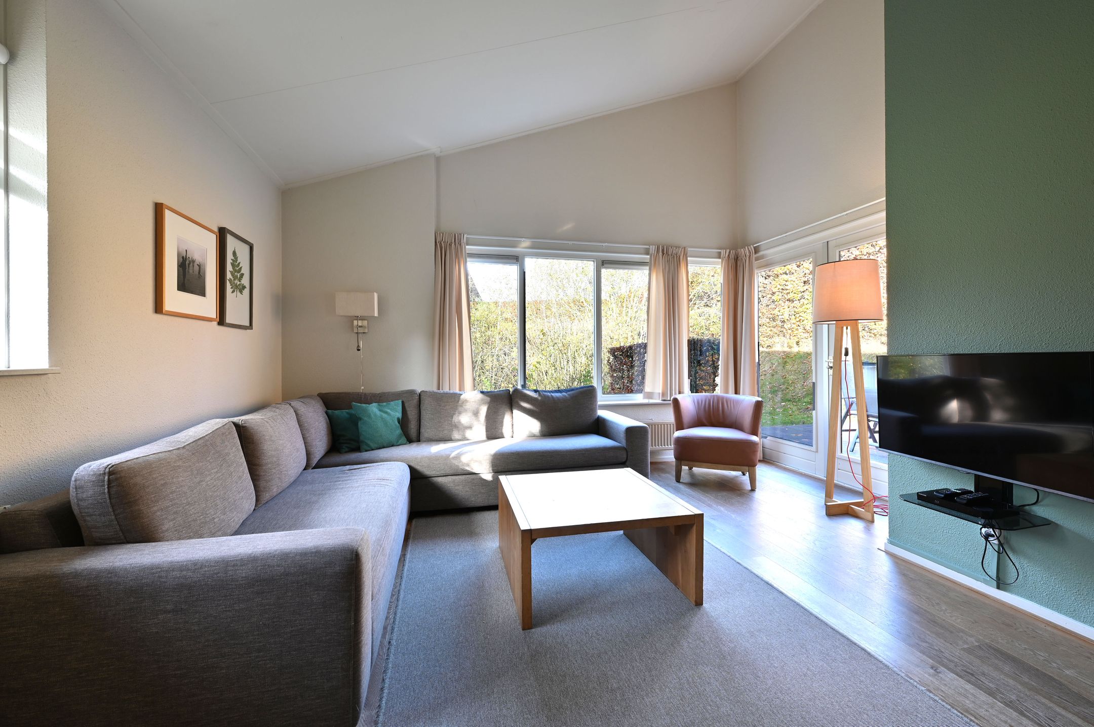 3-bedroom freehold villa in Nooitgedacht — photo 4 of 5
