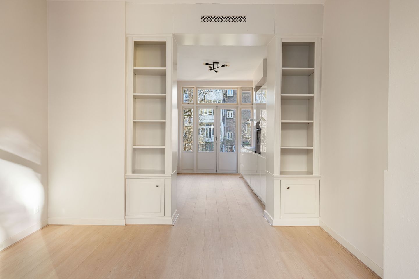 Bekijk foto 3 van Maarten Harpertszoon Trompstraat 3-H