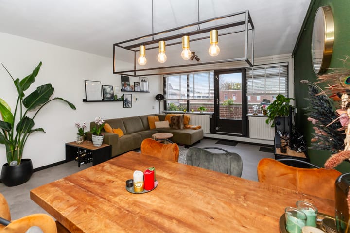 Photo 9 of Robert Schumanring 250