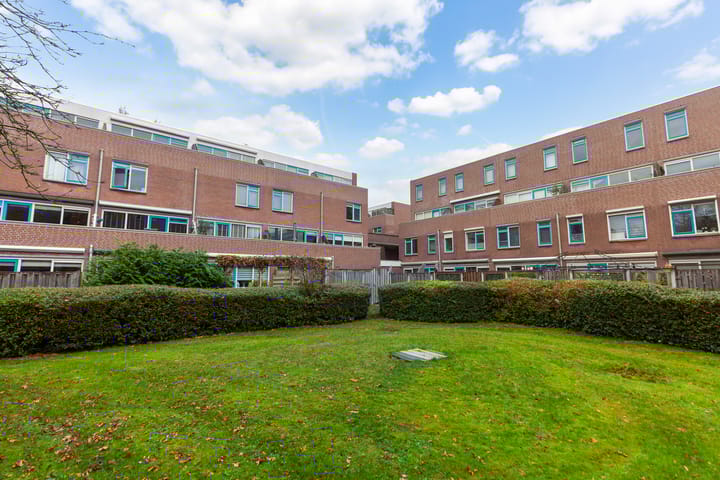 Photo 38 of Robert Schumanring 250