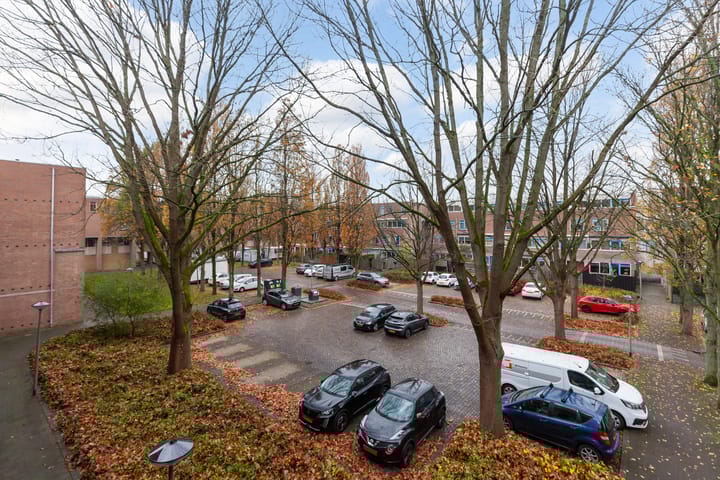 Photo 40 of Robert Schumanring 250