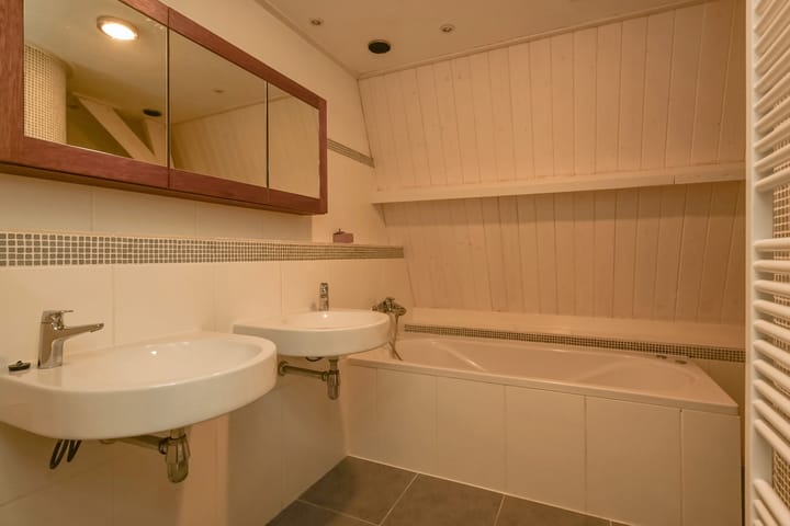 Photo 4 of Nassaustraat 3