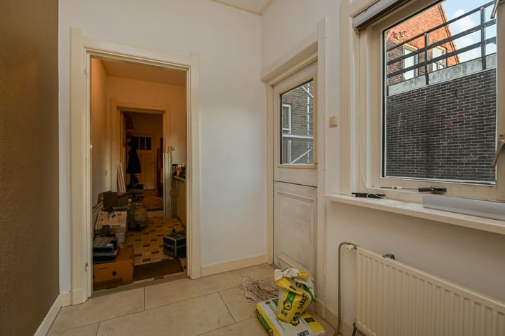 Photo 18 of Nassaustraat 3