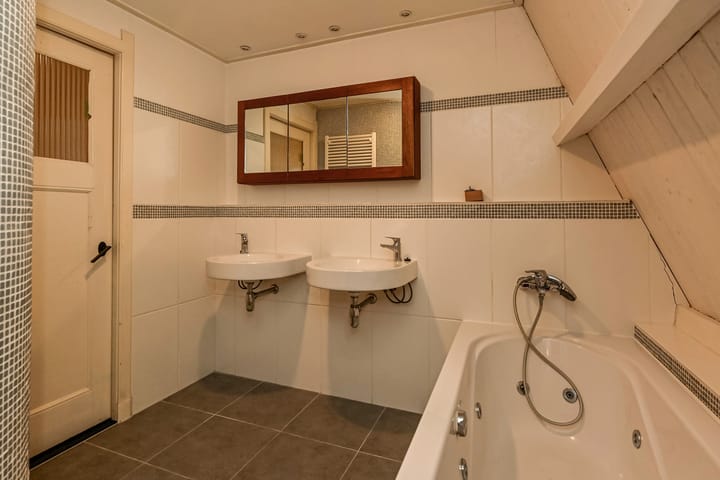 Photo 35 of Nassaustraat 3