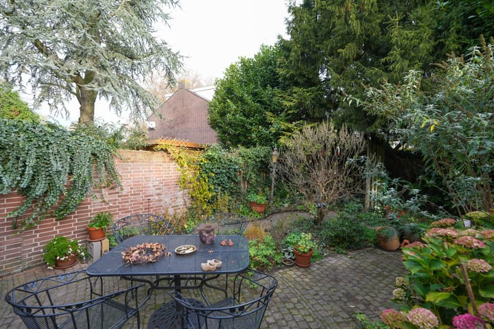 Photo 36 of Bredestraat 40