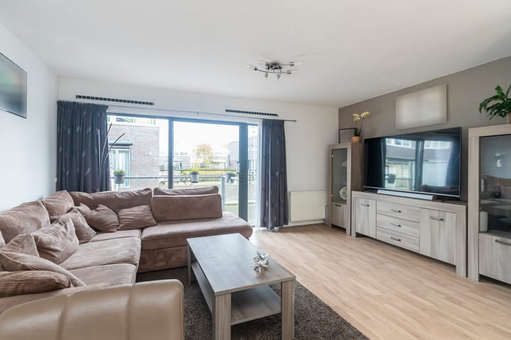 Photo 2 of Van Pomerenvaart 13