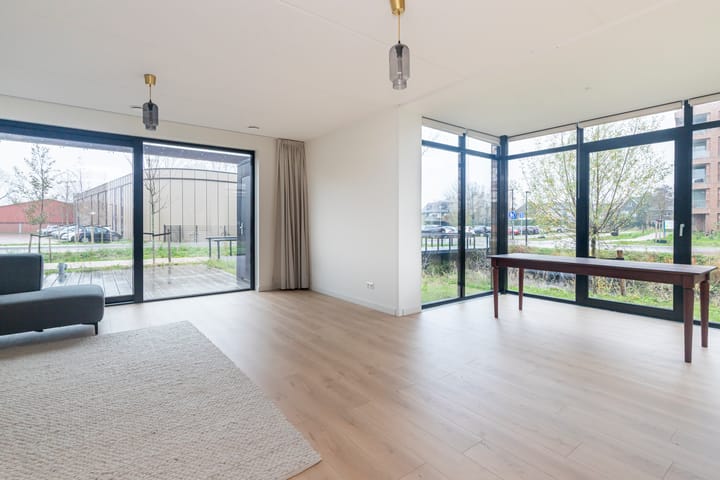 Photo 2 of Ellen Warmondhof 6