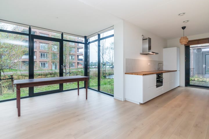 Photo 5 of Ellen Warmondhof 6