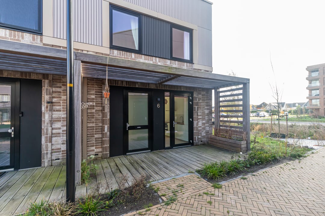 Photo 8 of Ellen Warmondhof 6