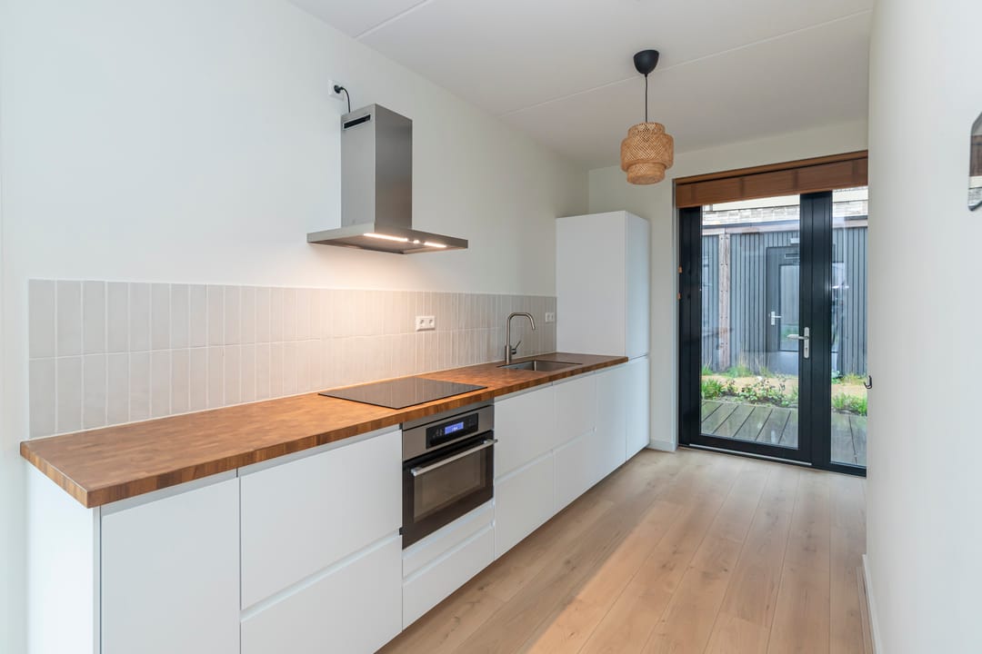 Photo 11 of Ellen Warmondhof 6