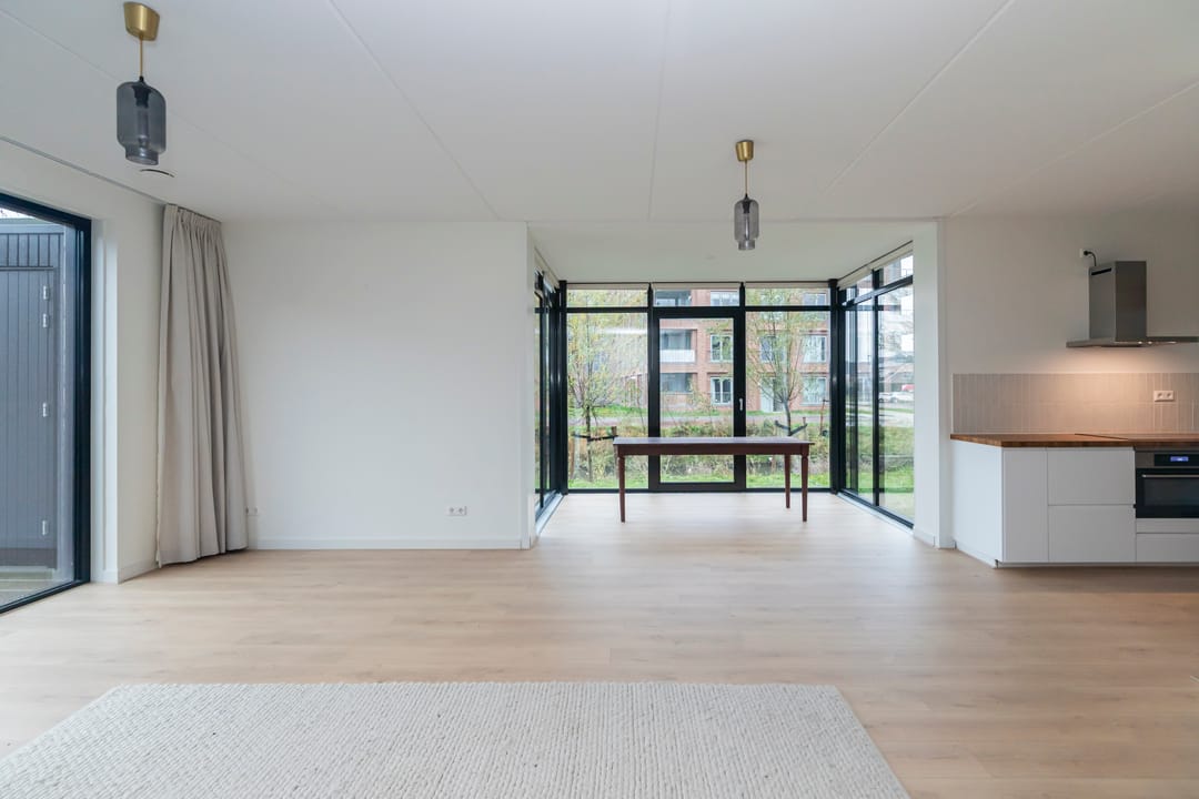 Photo 13 of Ellen Warmondhof 6