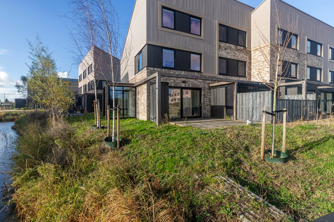 Photo 26 of Ellen Warmondhof 6