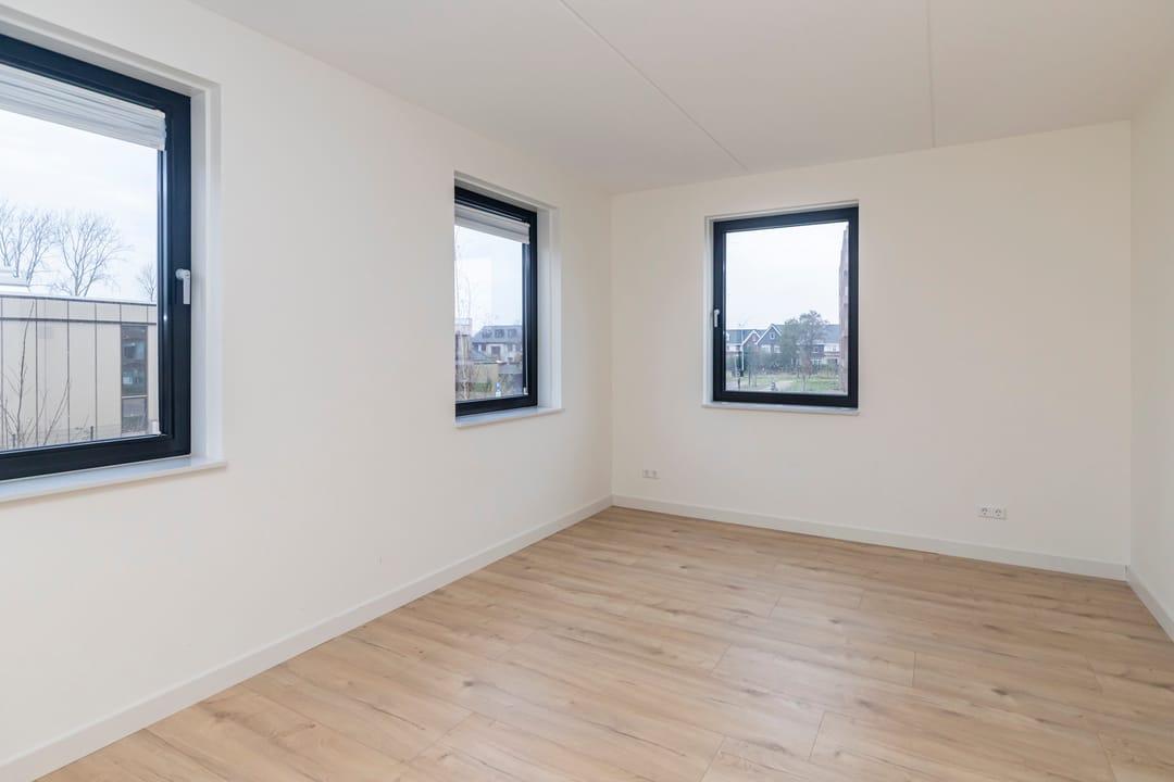 Photo 31 of Ellen Warmondhof 6