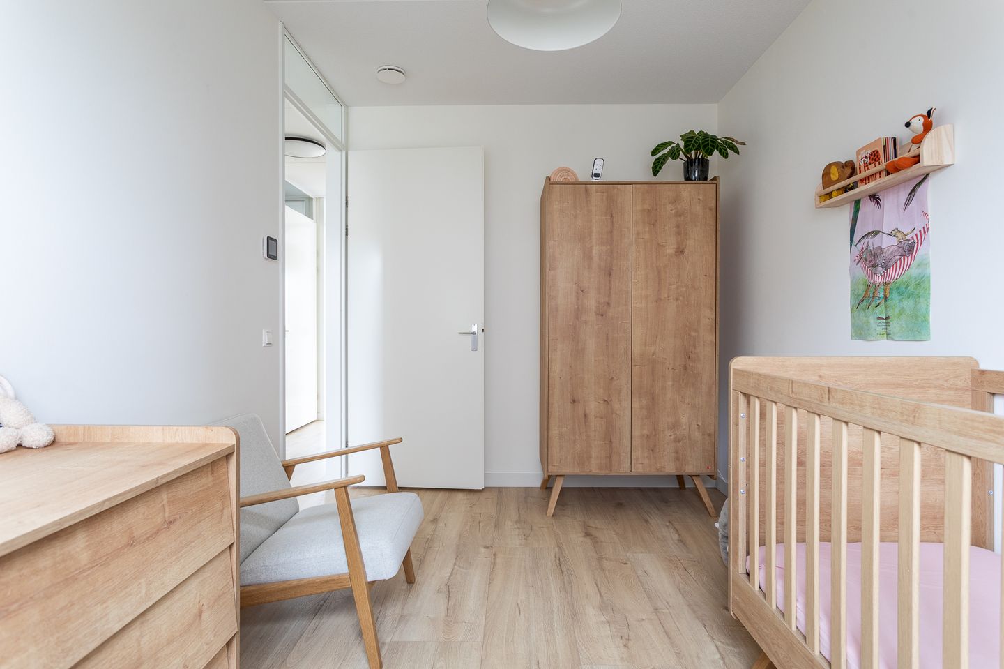 Photo 35 of Ellen Warmondhof 6