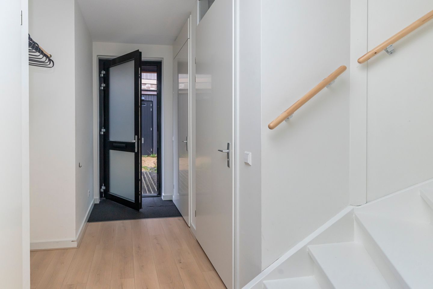 Photo 49 of Ellen Warmondhof 6