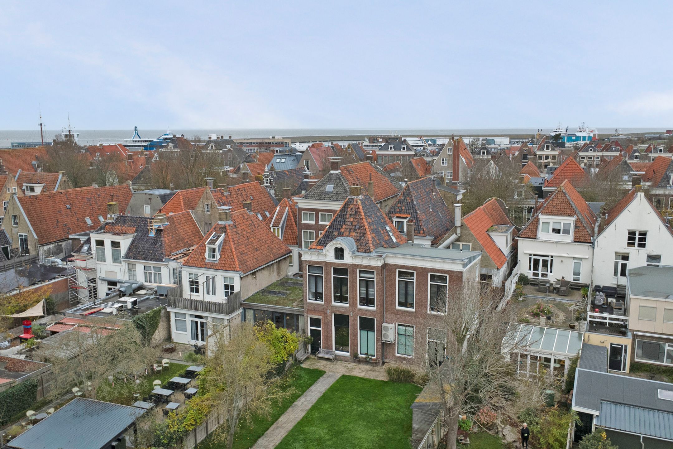 Photo 36 of Voorstraat 20-B