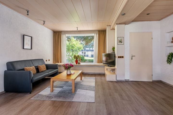 Photo 2 of Van de Hulstlaan 34