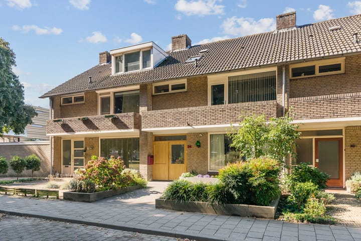 Photo 8 of Van de Hulstlaan 34