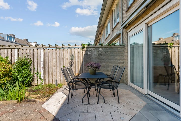 Photo 45 of Van de Hulstlaan 34