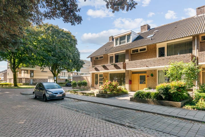 Photo 7 of Van de Hulstlaan 34