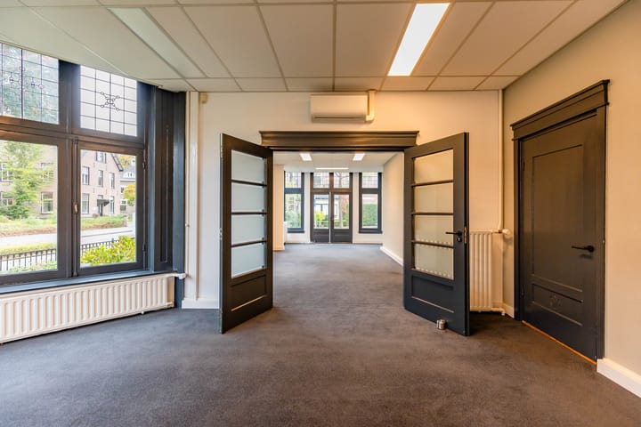 Burg. Tutein Noltheniuslaan 2, Apeldoorn