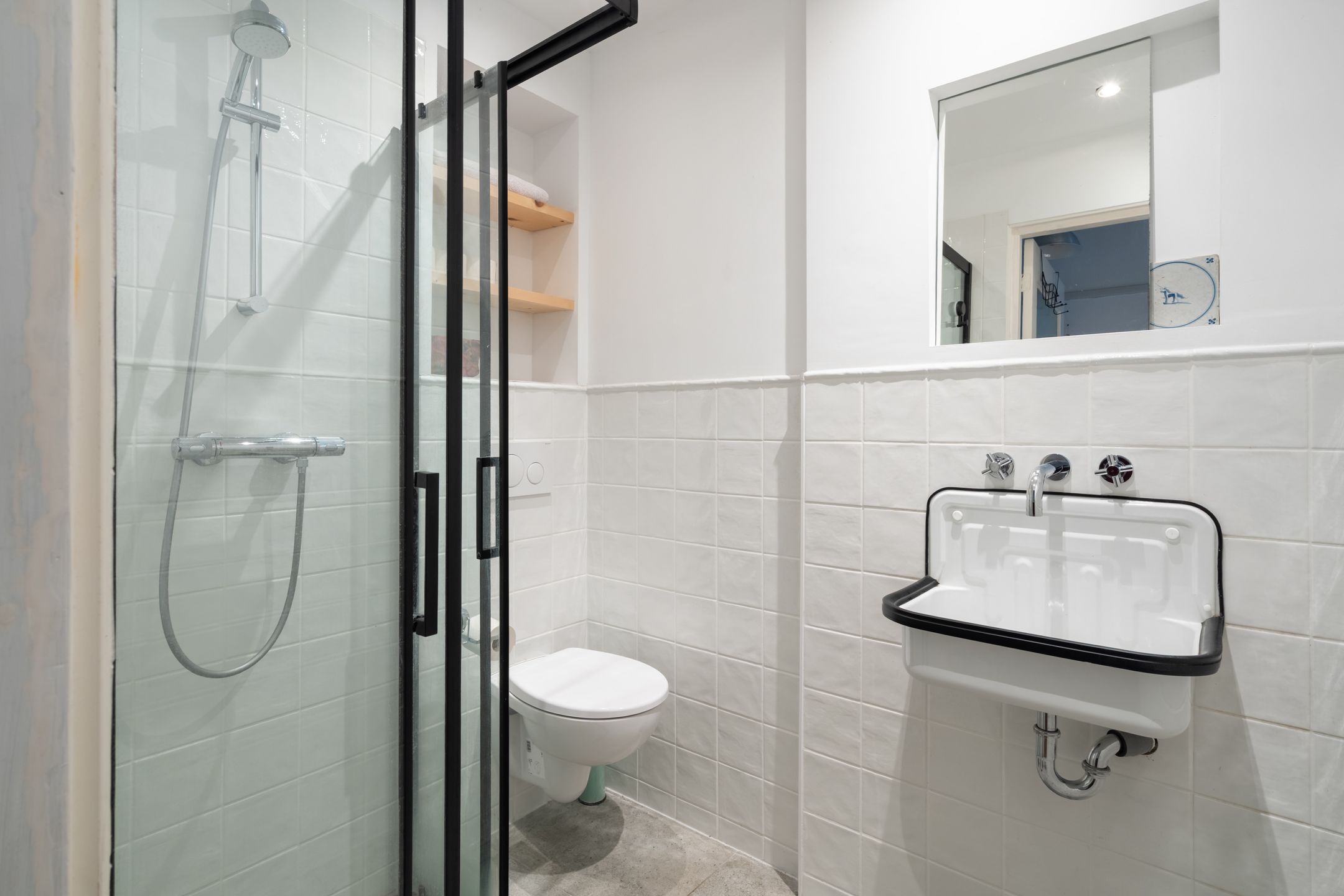 Photo 3 of Nieuwenhoornstraat 106-A