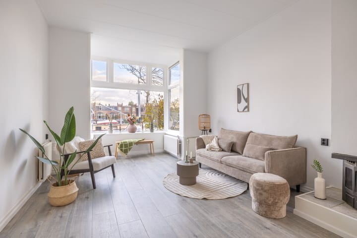 Photo 2 of Emmakade 142