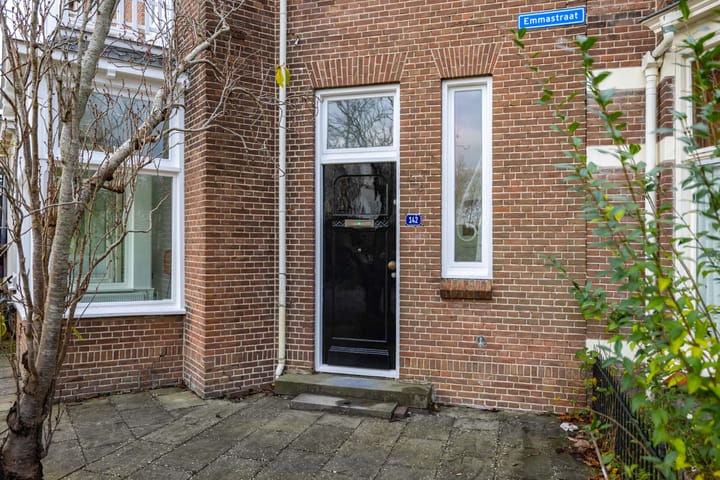 Photo 11 of Emmakade 142