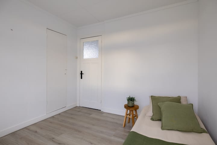 Photo 37 of Emmakade 142