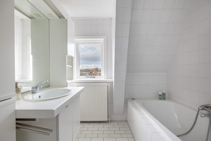 Photo 39 of Emmakade 142