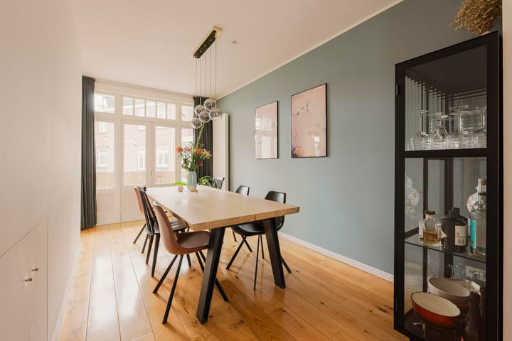 Photo 2 of Kortenaerstraat 31-3