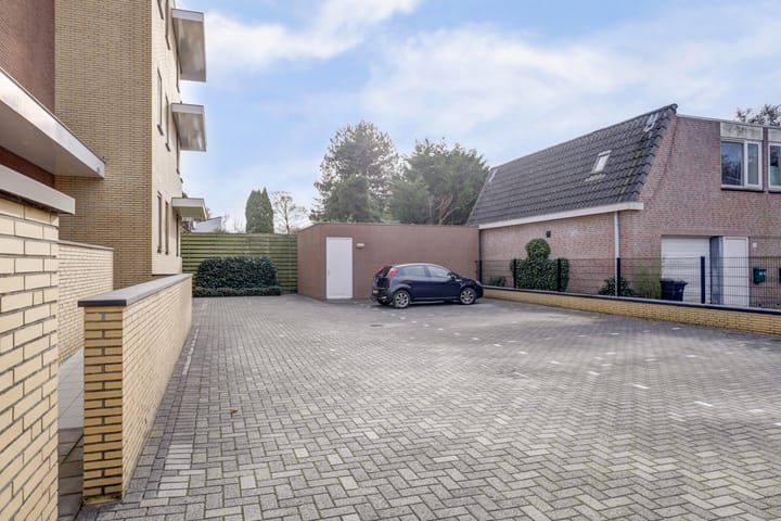 Photo 32 of Bodegraafsestraatweg 145-A