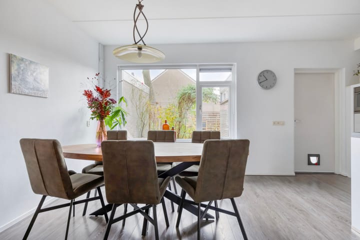 Photo 16 of Schoener 26