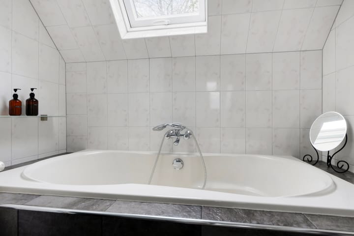 Photo 32 of Schoener 26