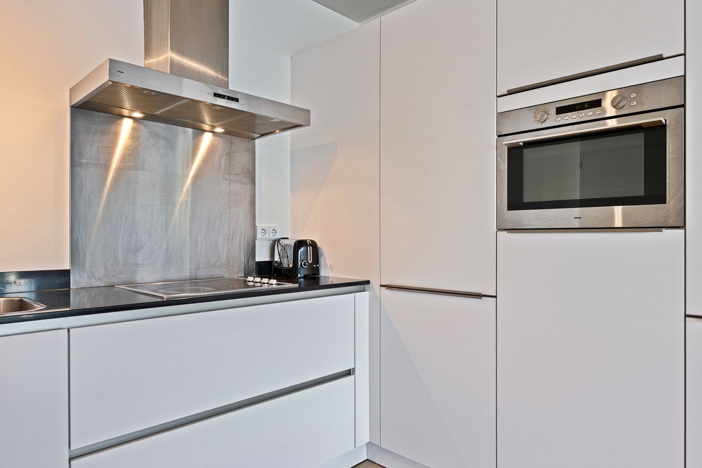 Foto 5 van Anna van Buerenplein 106