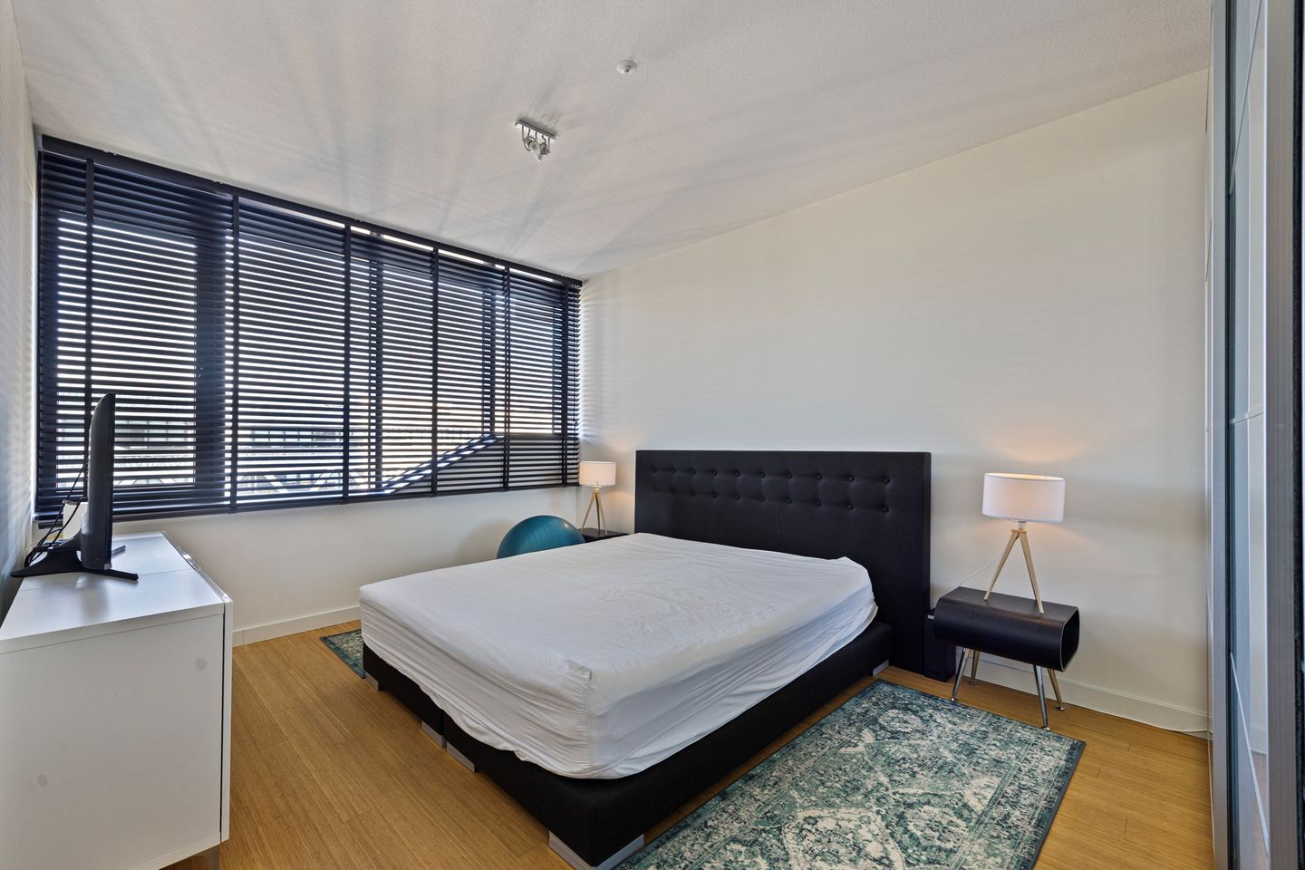 Foto 10 van Anna van Buerenplein 106