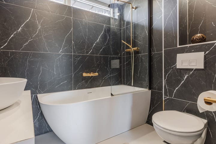 Photo 4 of Malvert 1129