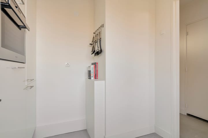 Photo 14 of Jan van Delftstraat 67