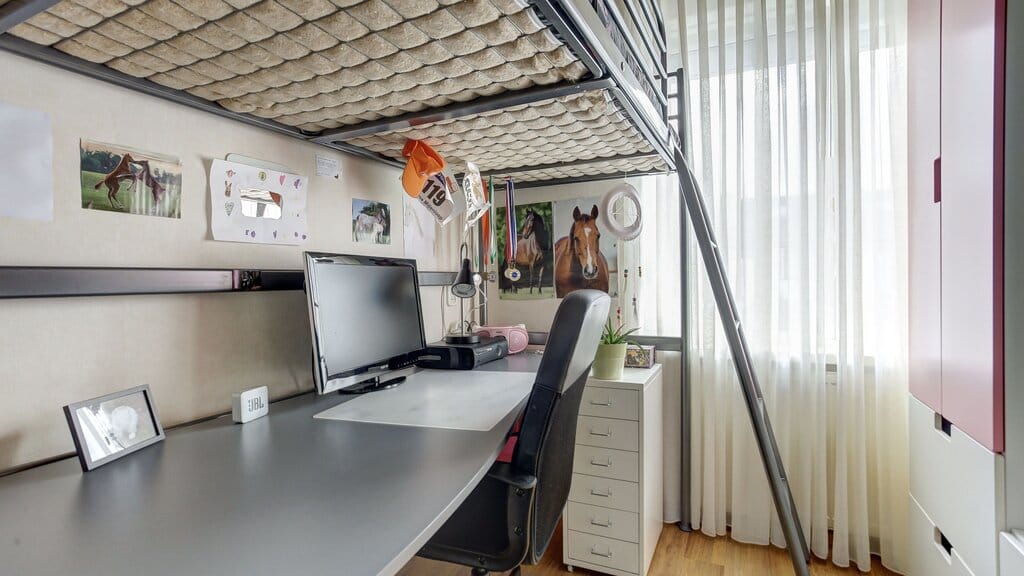 Foto 9 van Brucknerstraat 12