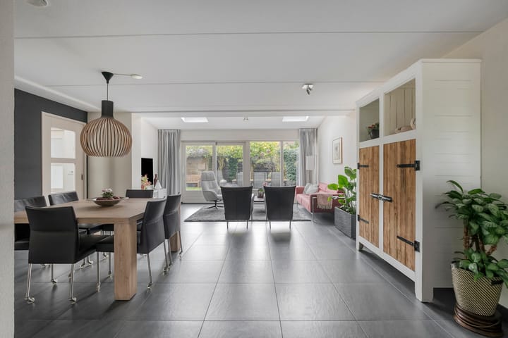 Photo 2 of Pauwoog 54