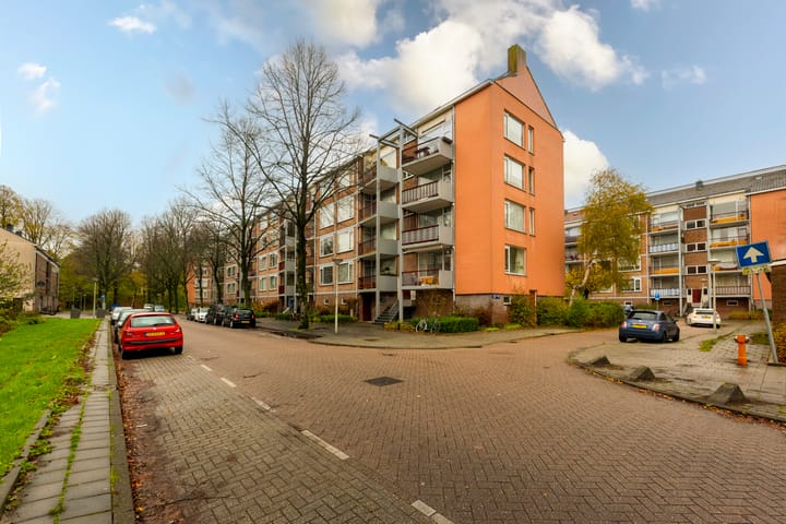 Photo 4 of Johan Ramaerstraat 11-2