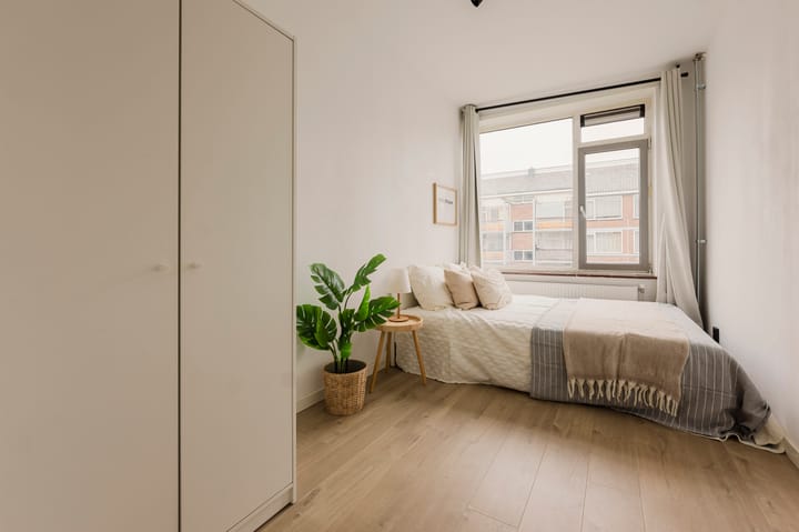 Photo 19 of Johan Ramaerstraat 11-2